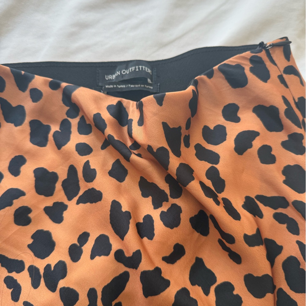 Urban Outfitters Animal Print Skirt in Black and Orange - Picture 3 of 3